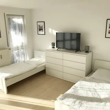 With Balkony In At Dresden Apartment *